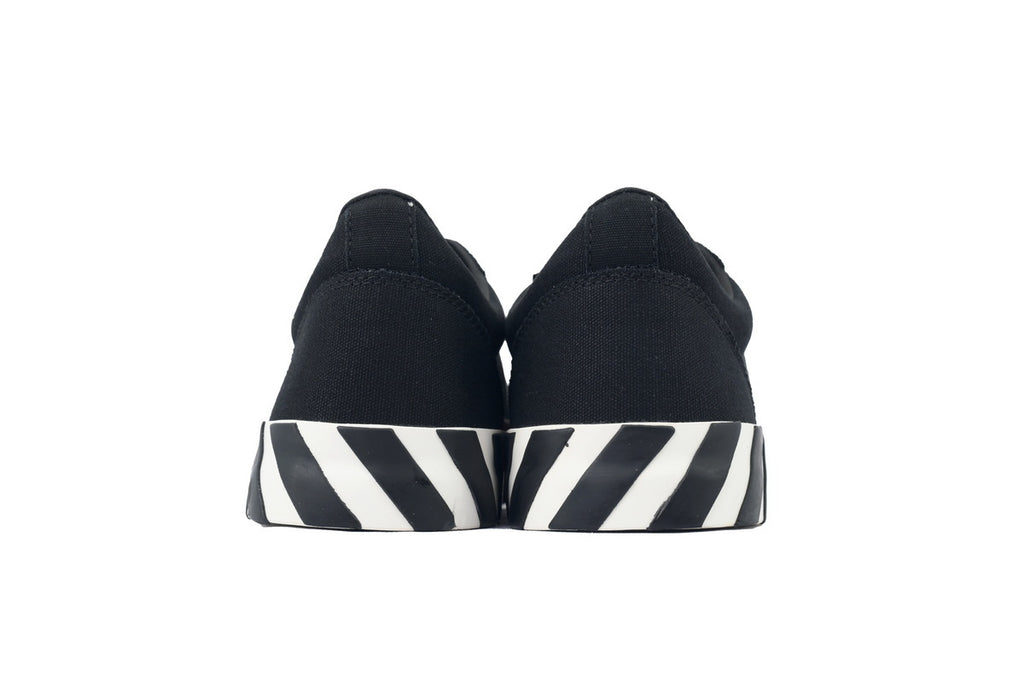 Off-White Vulcanized Black White Arrow Low Sneakers